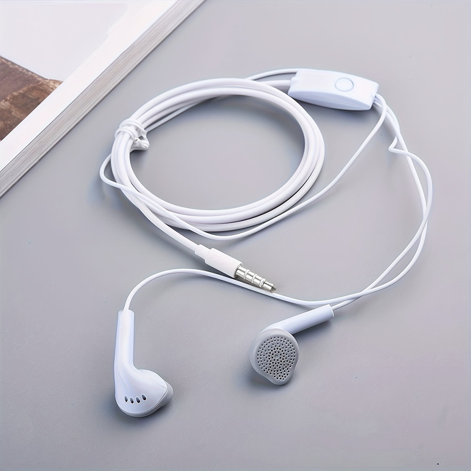 3.5mm Wired Earbuds with Microphone Comfortable Stereo Earphones for Calls & Music